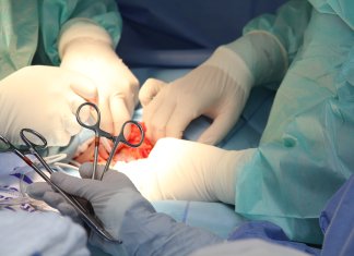 Wyposażenie sali operacyjnej a zabiegi u pacjentów o nietypowej budowie ciała – dlaczego standardowe rozwiązania nie zawsze wystarczają? wyposażenie sali operacyjnej 3.jpg