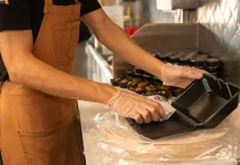 Jak uniknąć wycieków i pęknięć wybierając plastikowe miski na wynos e-opakowania.info - 322-jak-uniknac-wyciekow-i-pekniec-wybierajac-plastikowe-miski-n.webp