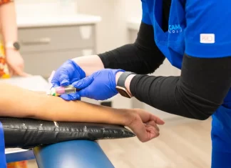 lab-med.pl - 215-jak-rozpoznac-objawy-sepsy-znaczenie-badania-prokalcytoniny.webp